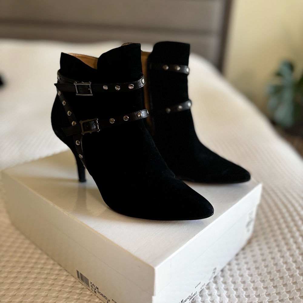 Neiman Marcus Bootie size 6, EXCELLENT condition